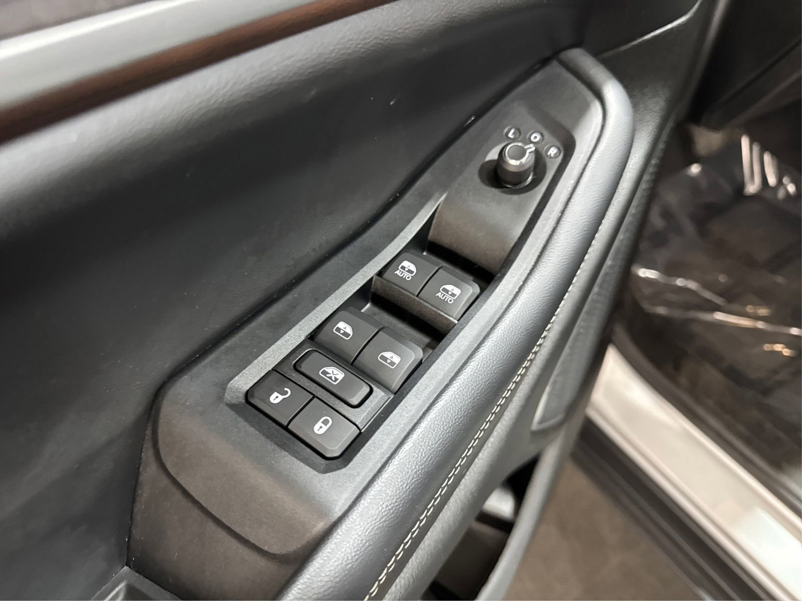 Used 2023 Jeep Grand Cherokee 4WD 4xe image 32