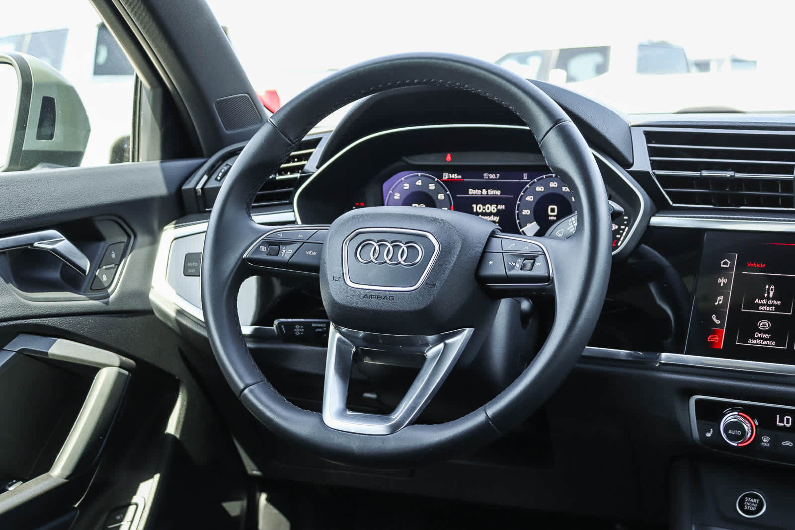 Used 2025 Audi Q3 2.0T Premium w/ Convenience Package AWD/4WD image 21