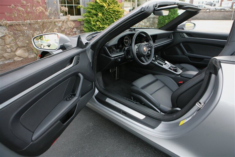 Used 2024 Porsche 911 Carrera w/ Premium Package RWD image 19