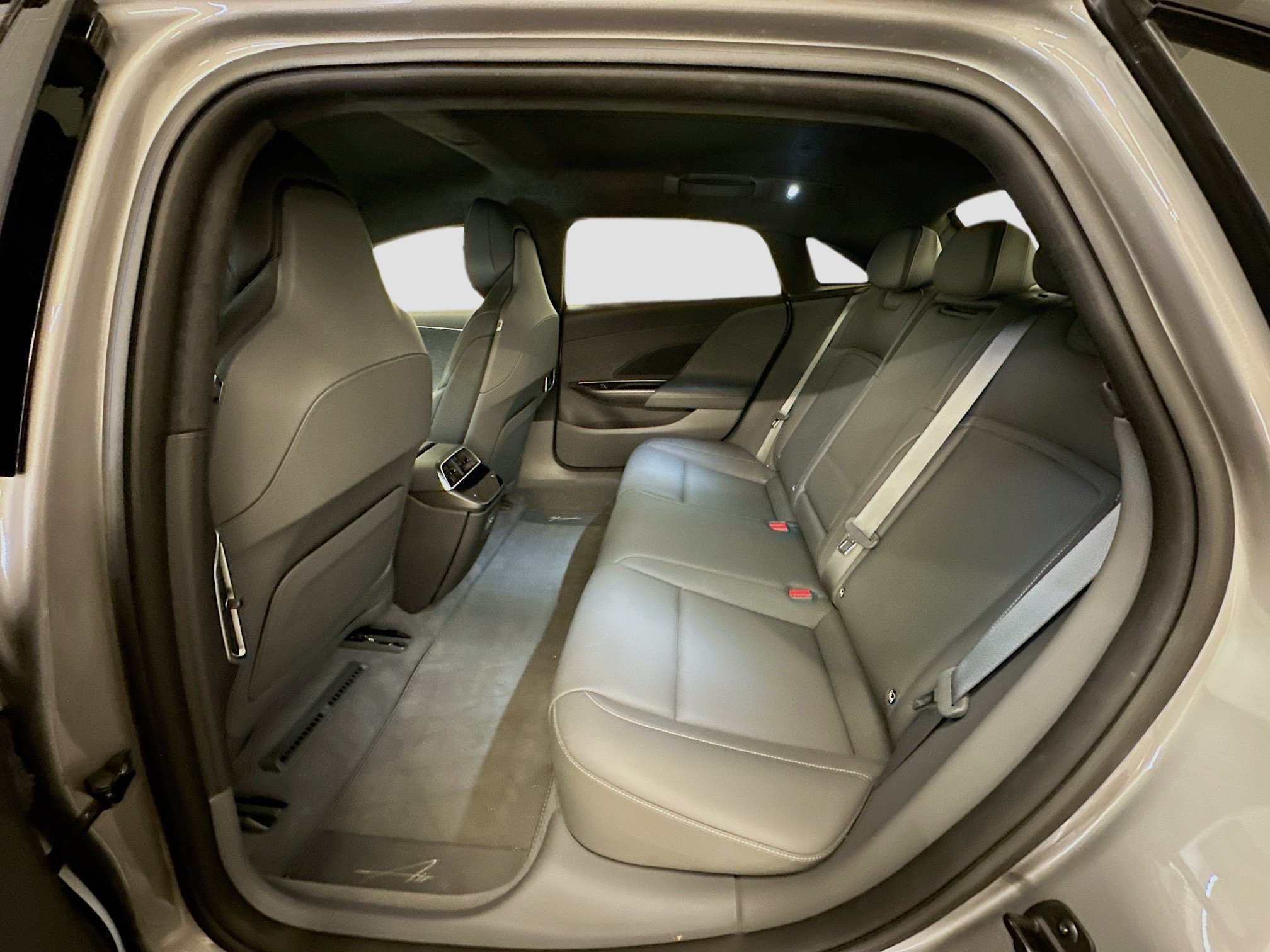 Used 2024 Lucid Air Touring AWD/4WD image 29