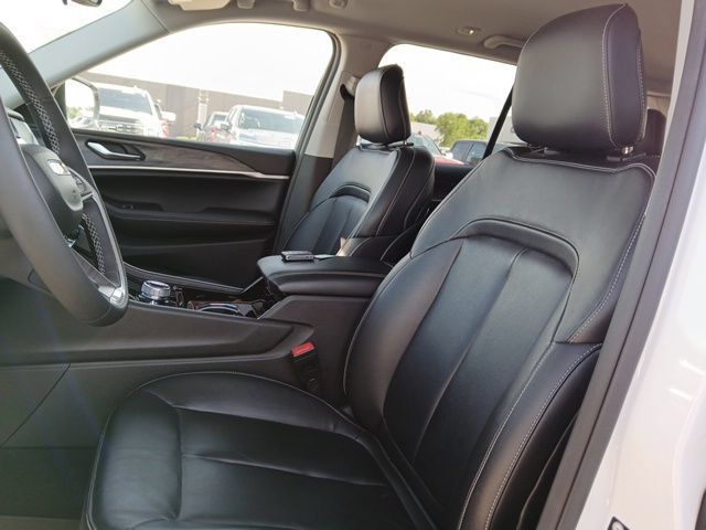 Used 2023 Jeep Grand Cherokee Limited AWD/4WD image 22