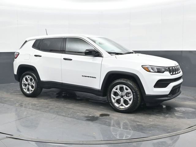 Used 2025 Jeep Compass Sport image 6