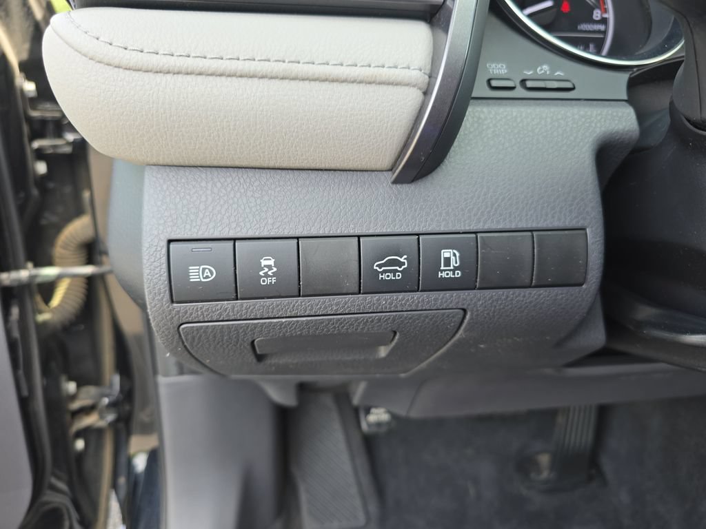 Certified 2019 Toyota Camry LE FWD image 28