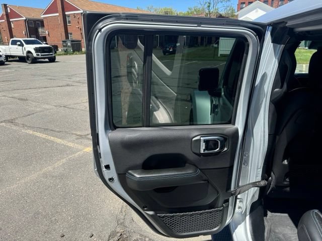 Used 2024 Jeep Wrangler High Altitude AWD/4WD image 17