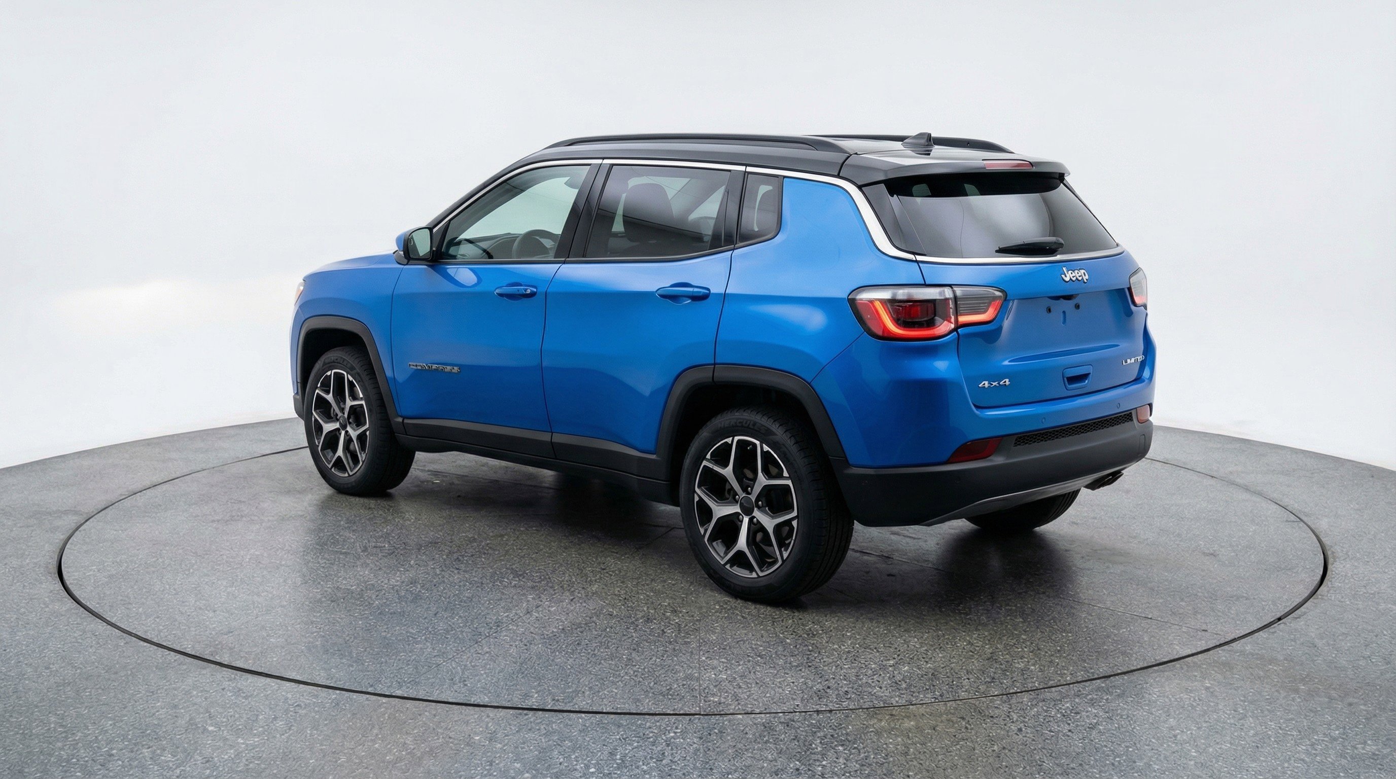 Used 2025 Jeep Compass Limited image 6