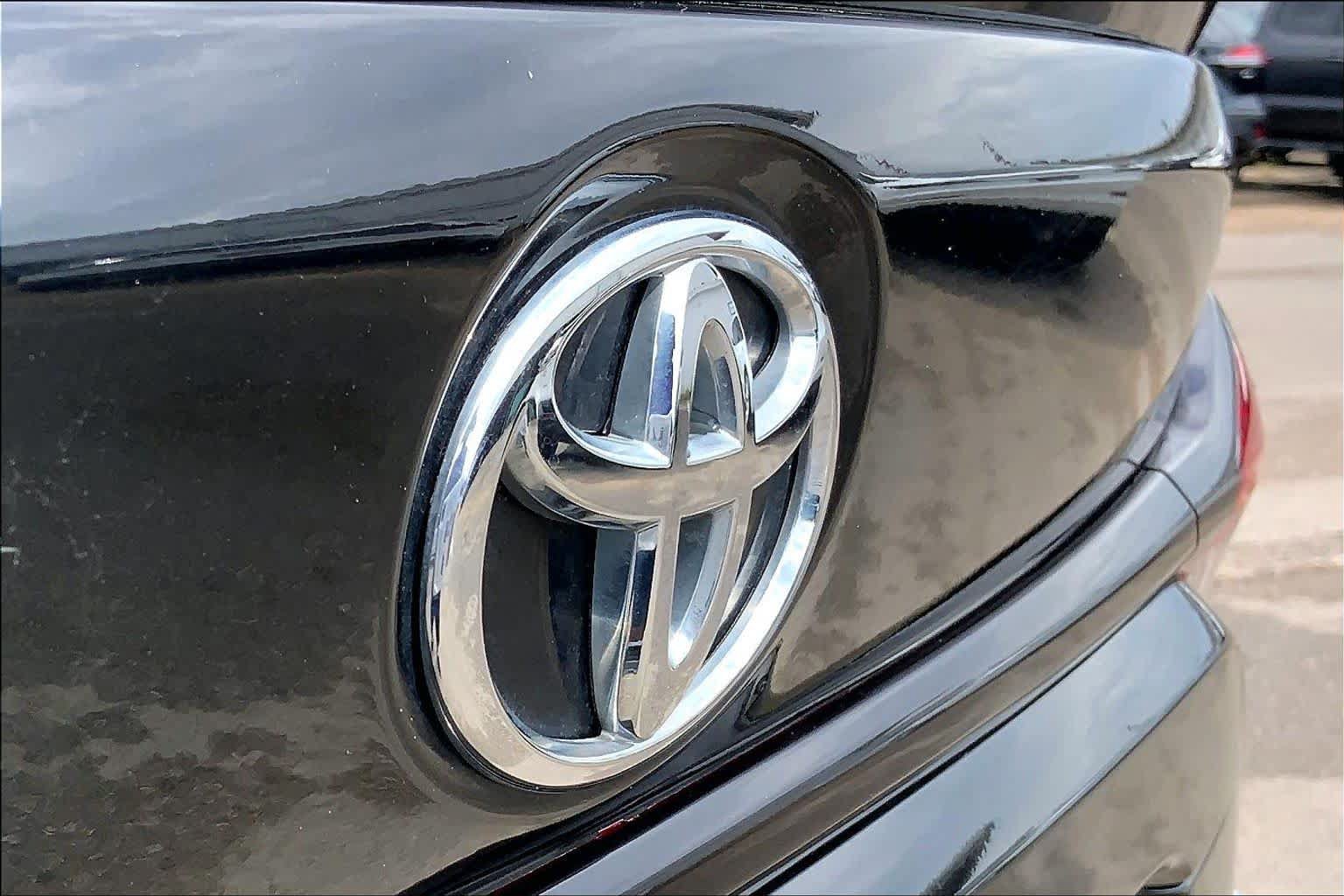 Used 2020 Toyota Corolla SE FWD image 31
