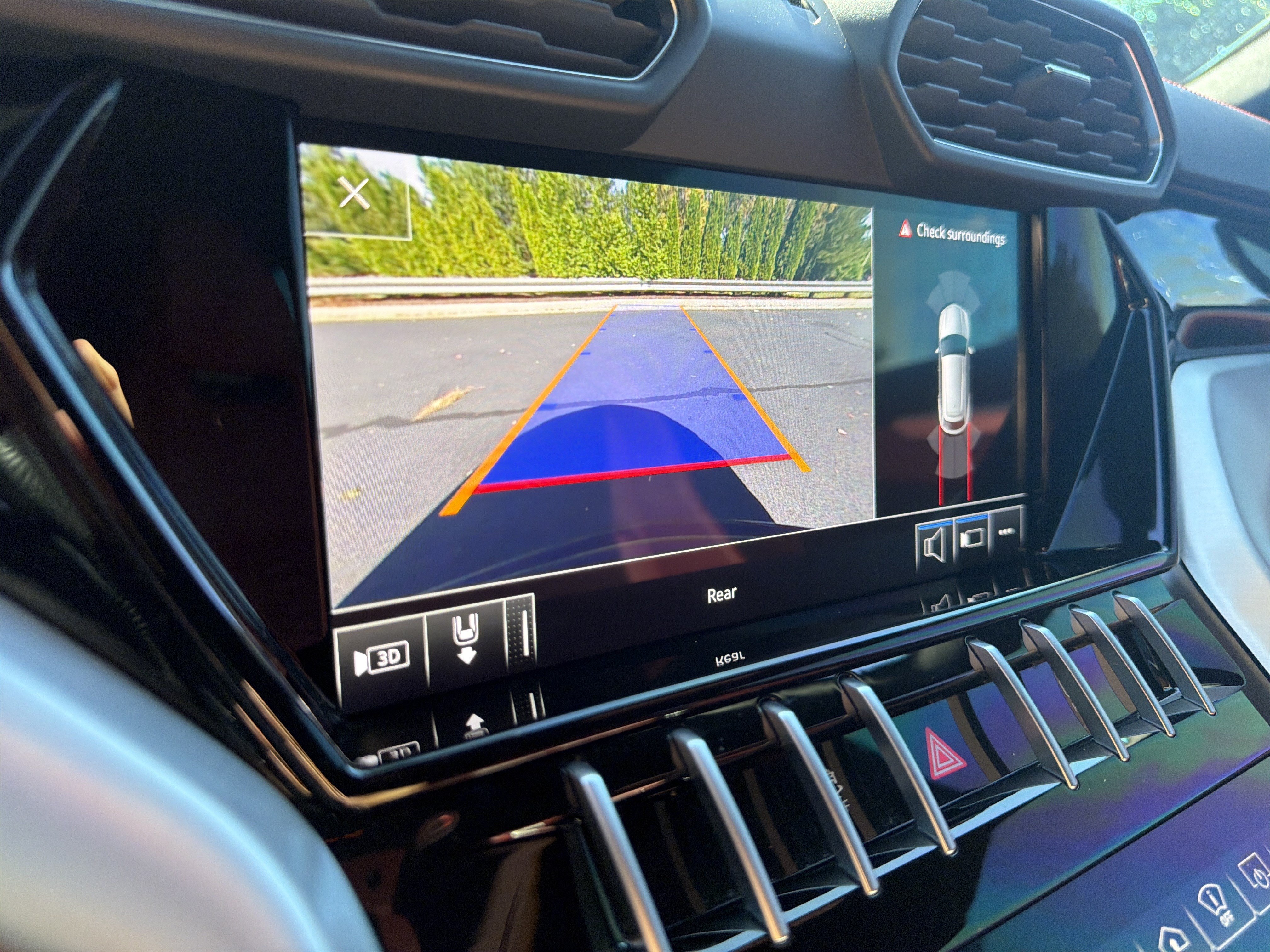 Used 2020 Lamborghini Urus AWD/4WD image 82