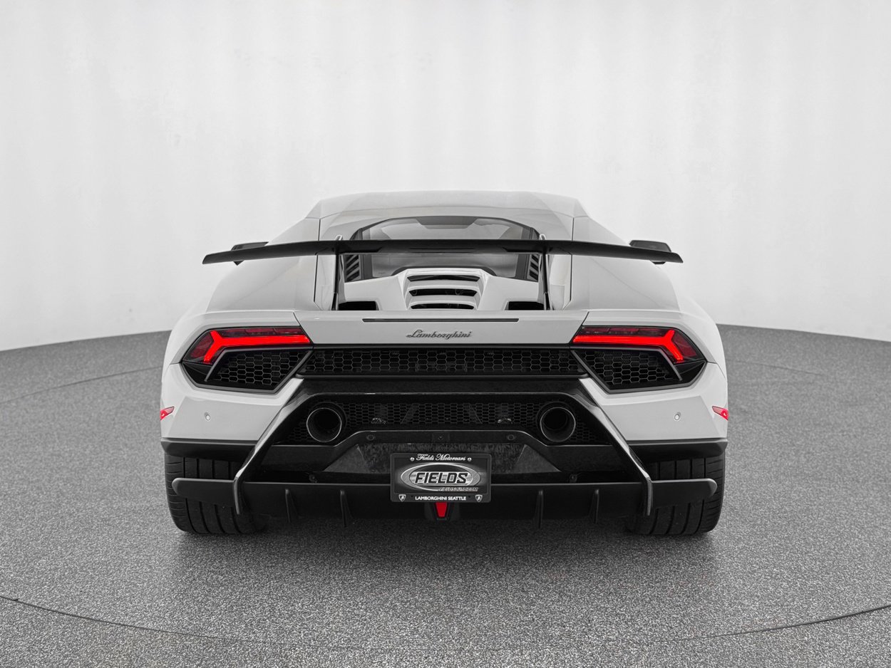 Used 2018 Lamborghini Huracan Performante image 4