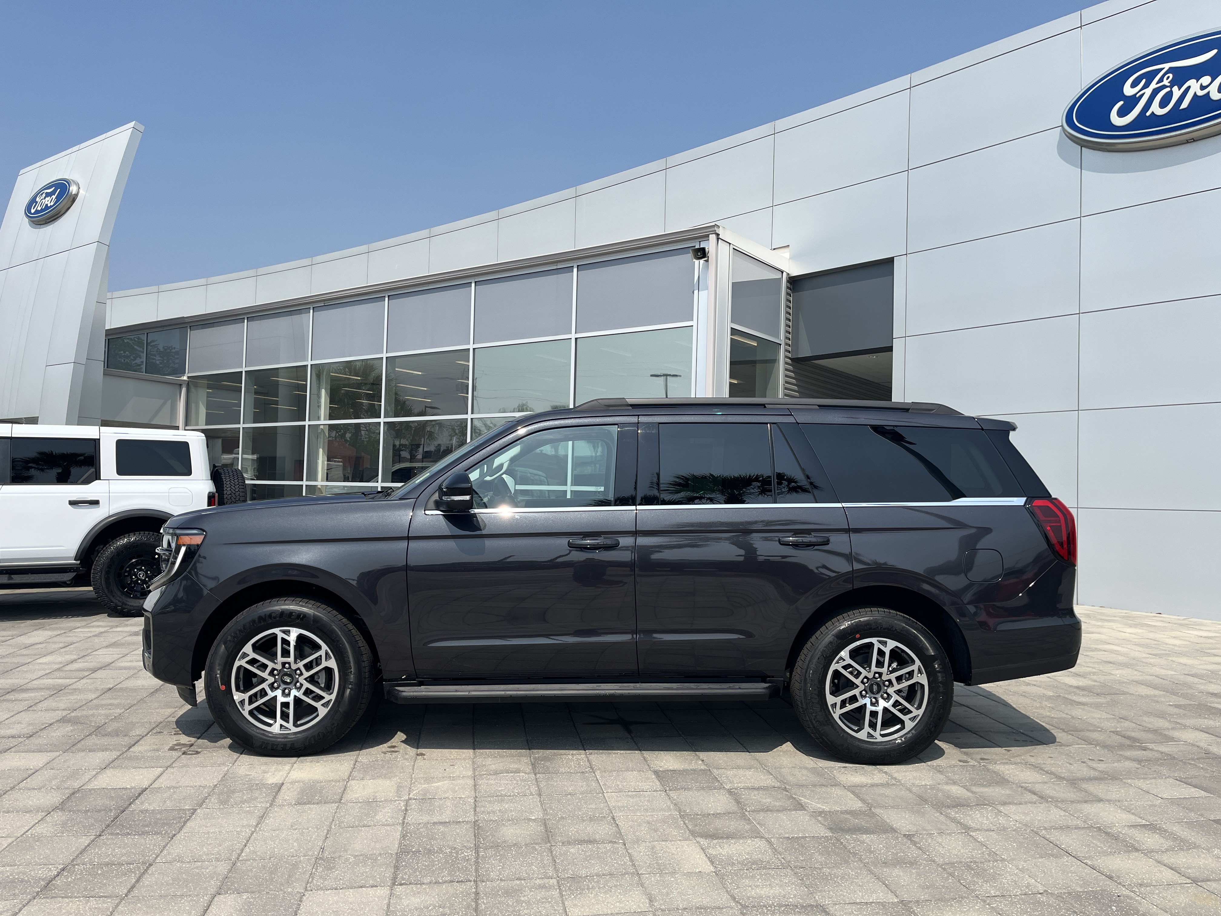 New 2026 Ford Expedition Active RWD image 3