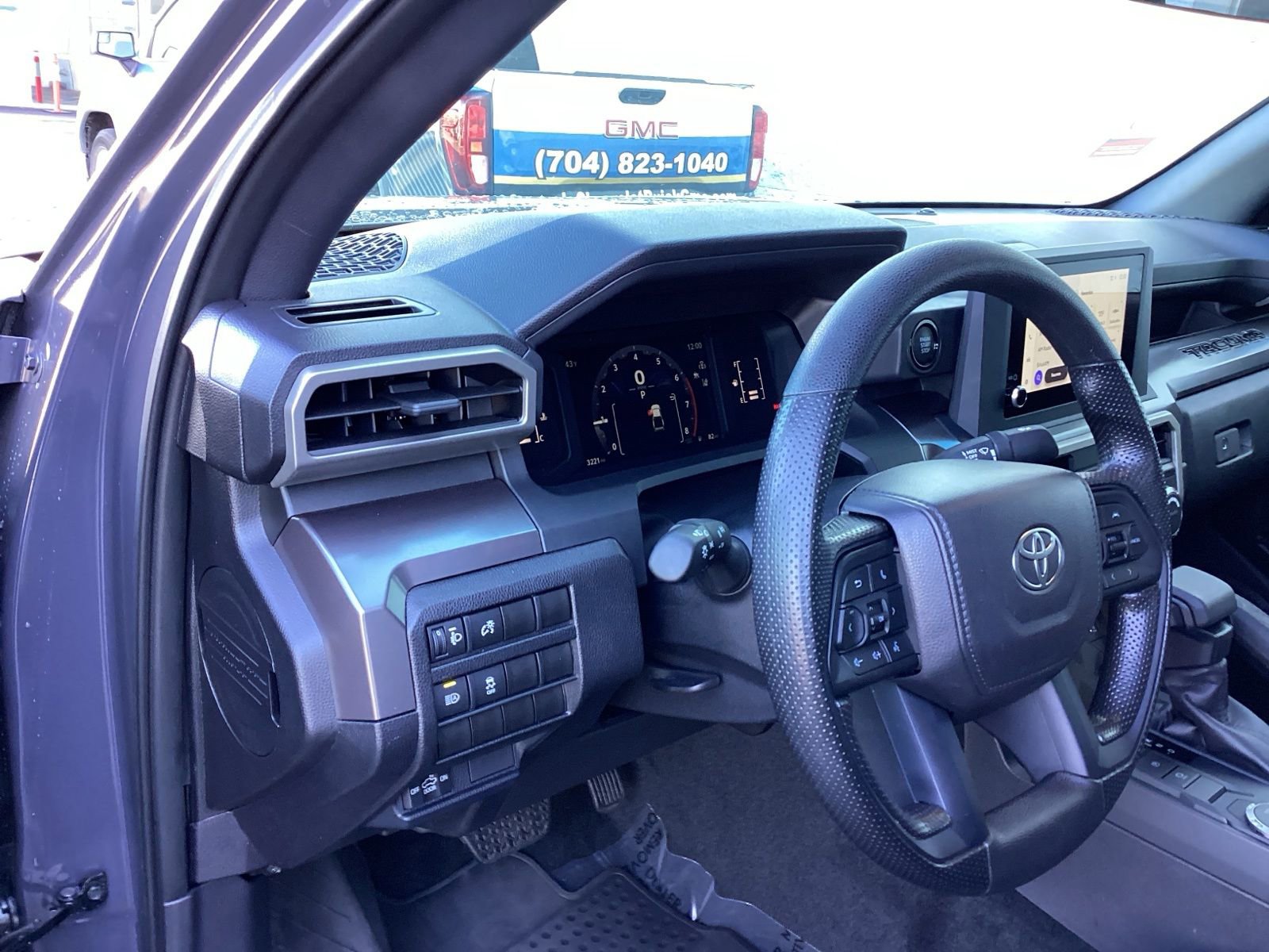 Used 2025 Toyota Tacoma SR5 image 10