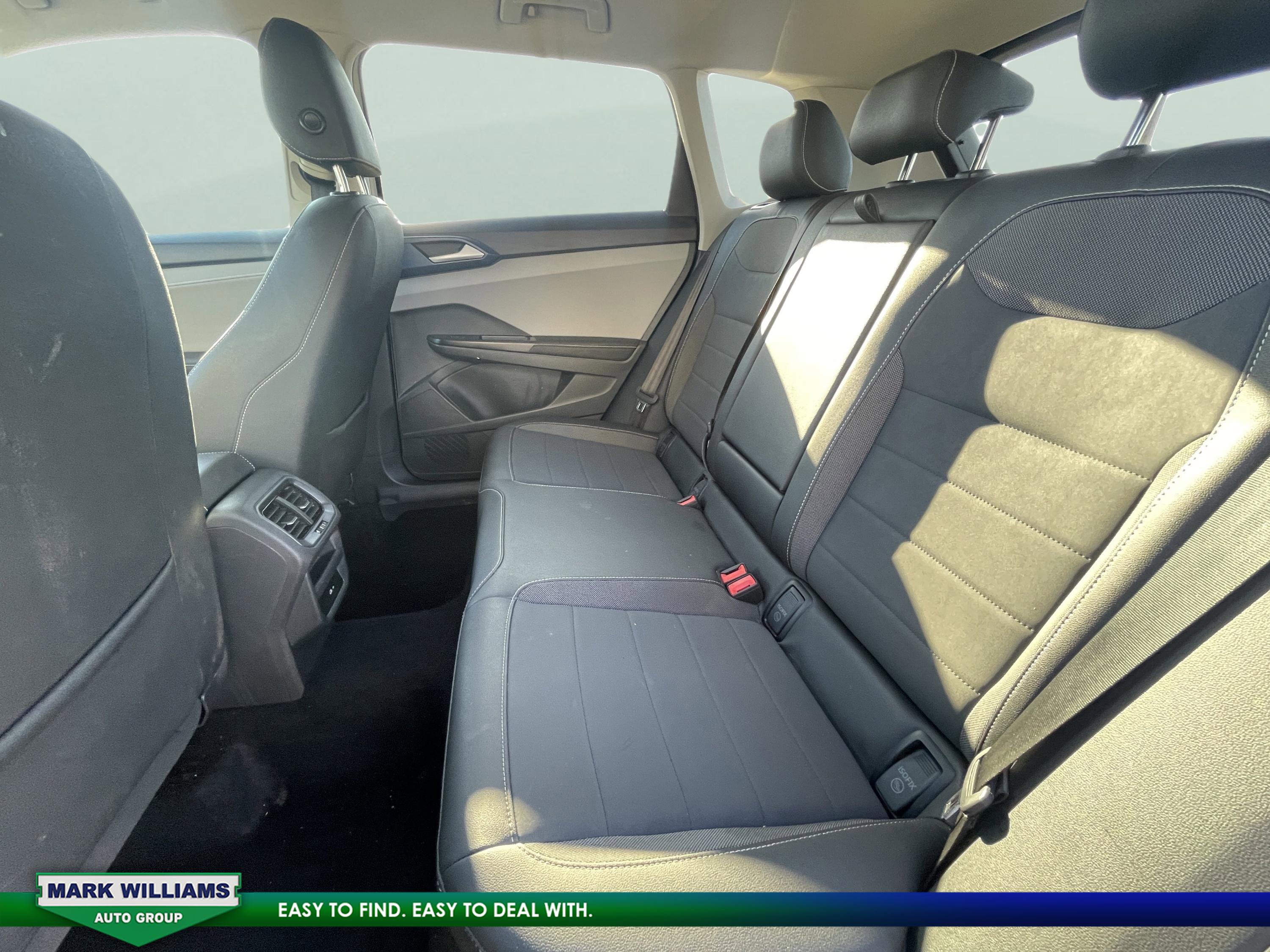 Used 2024 Volkswagen Taos SE image 25