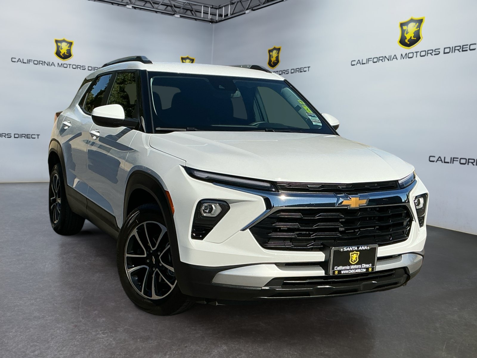 Used 2024 Chevrolet TrailBlazer LT w/ Driver Confidence Package FWD image 3