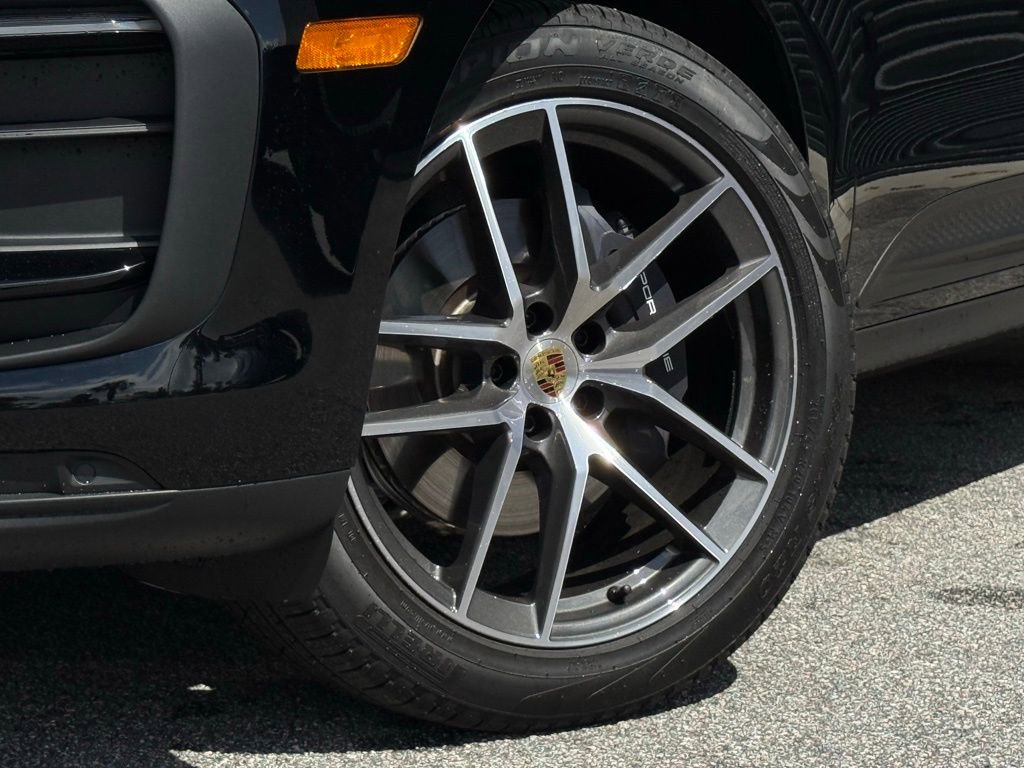 Certified 2026 Porsche Macan image 6