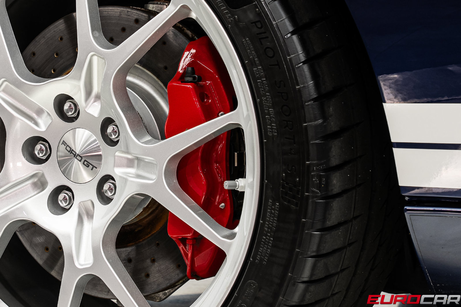 Used 2005 Ford GT RWD image 31