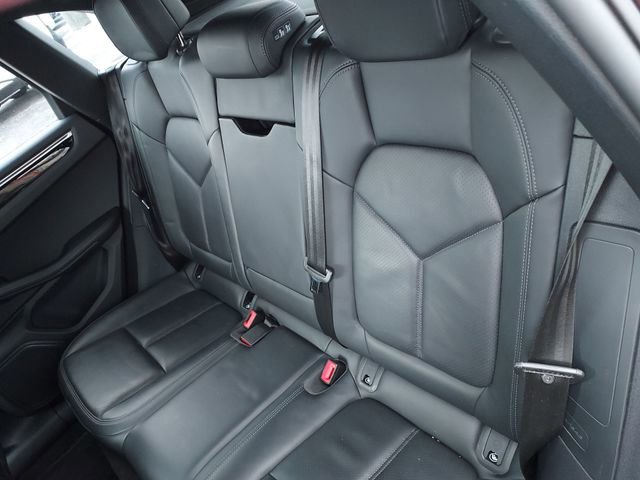 Used 2023 Porsche Macan image 27