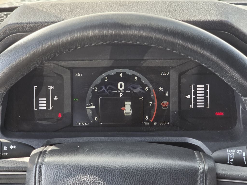 Used 2025 Toyota 4Runner SR5 AWD/4WD image 15