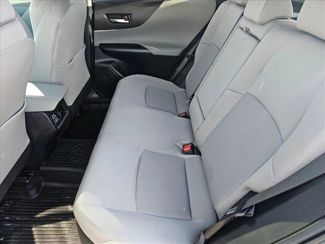 Used 2022 Toyota Venza LE image 17