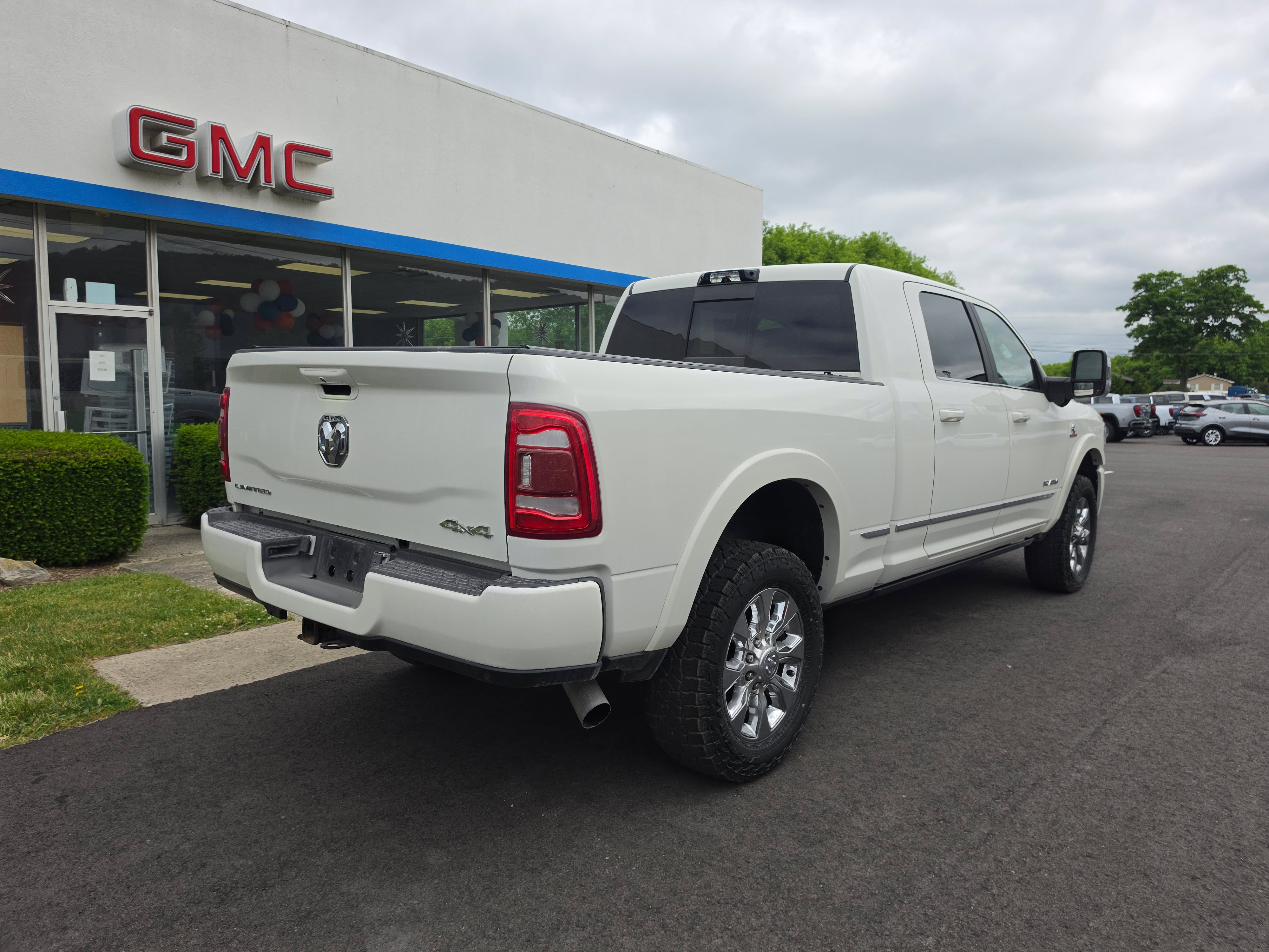 Used 2023 RAM 2500 Limited AWD/4WD image 3