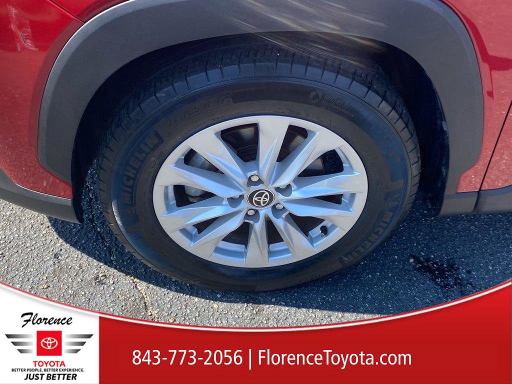 Used 2022 Toyota Corolla Cross LE image 20