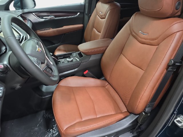 New 2026 Cadillac XT5 Premium Luxury w/ Driver Assist Package AWD/4WD image 11
