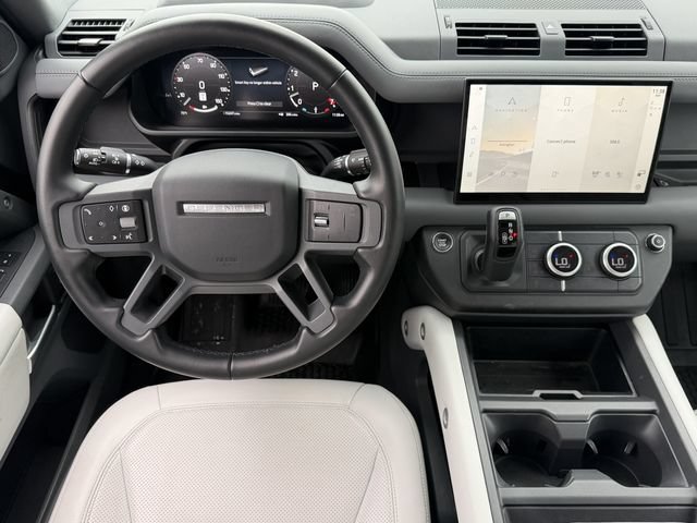 Used 2025 Land Rover Defender 110 X-Dynamic SE AWD/4WD image 11