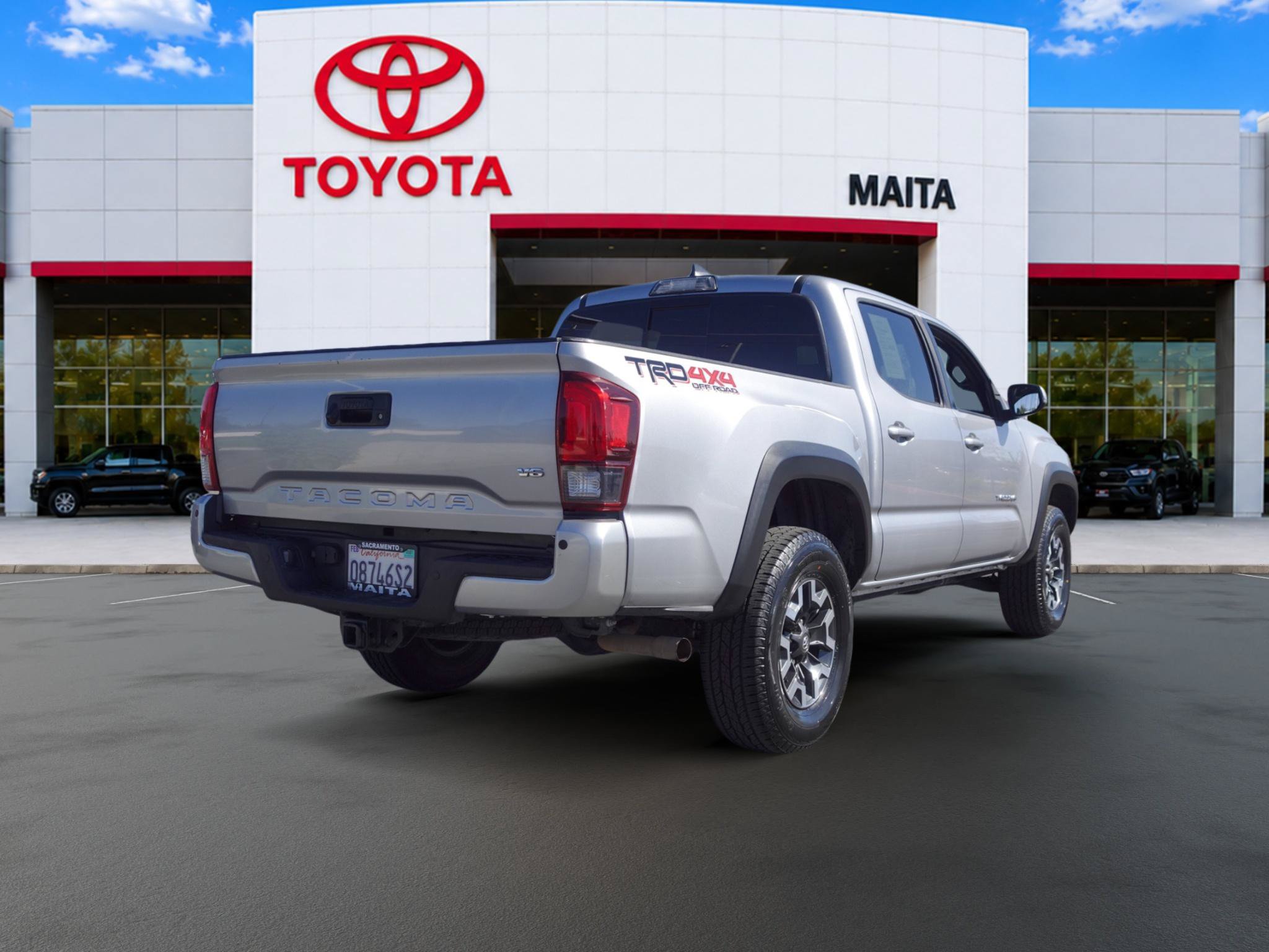 Used 2019 Toyota Tacoma TRD Off-Road w/ Technology Package AWD/4WD image 3