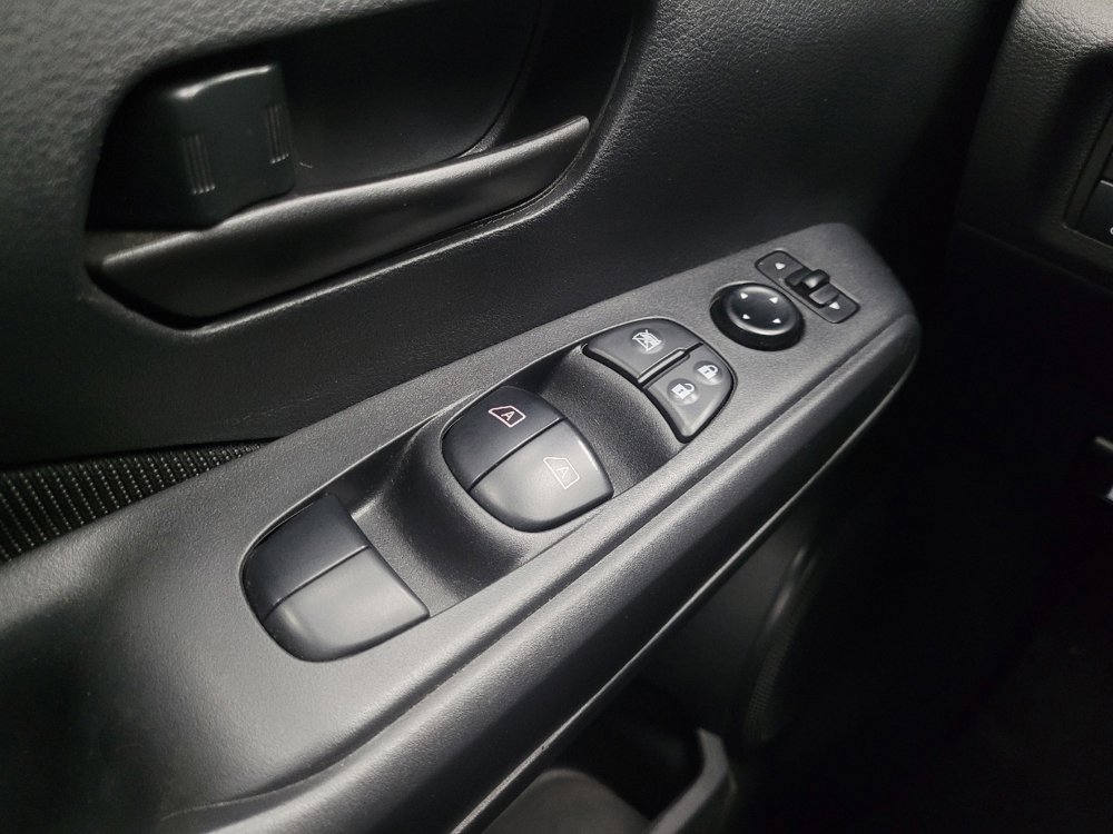 Used 2022 Nissan Kicks S image 27