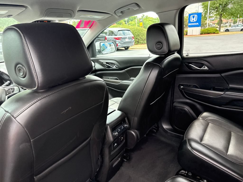 Used 2017 GMC Acadia SLT FWD image 16
