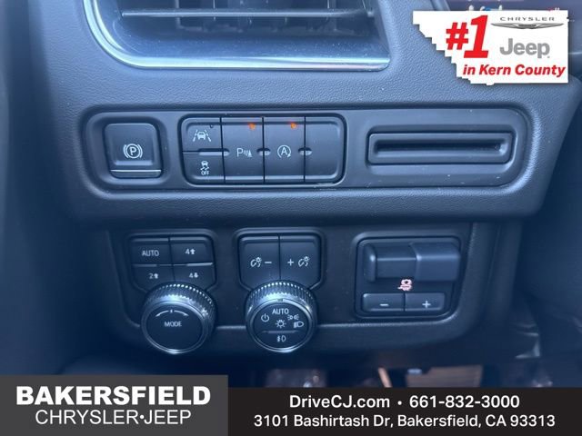 Used 2024 GMC Yukon XL SLE w/ Max Trailering Package image 12