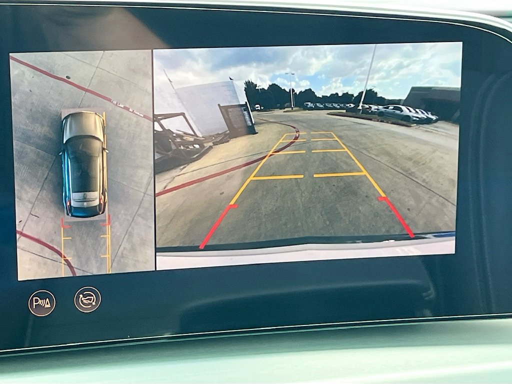 Used 2025 Cadillac Lyriq Sport RWD image 14