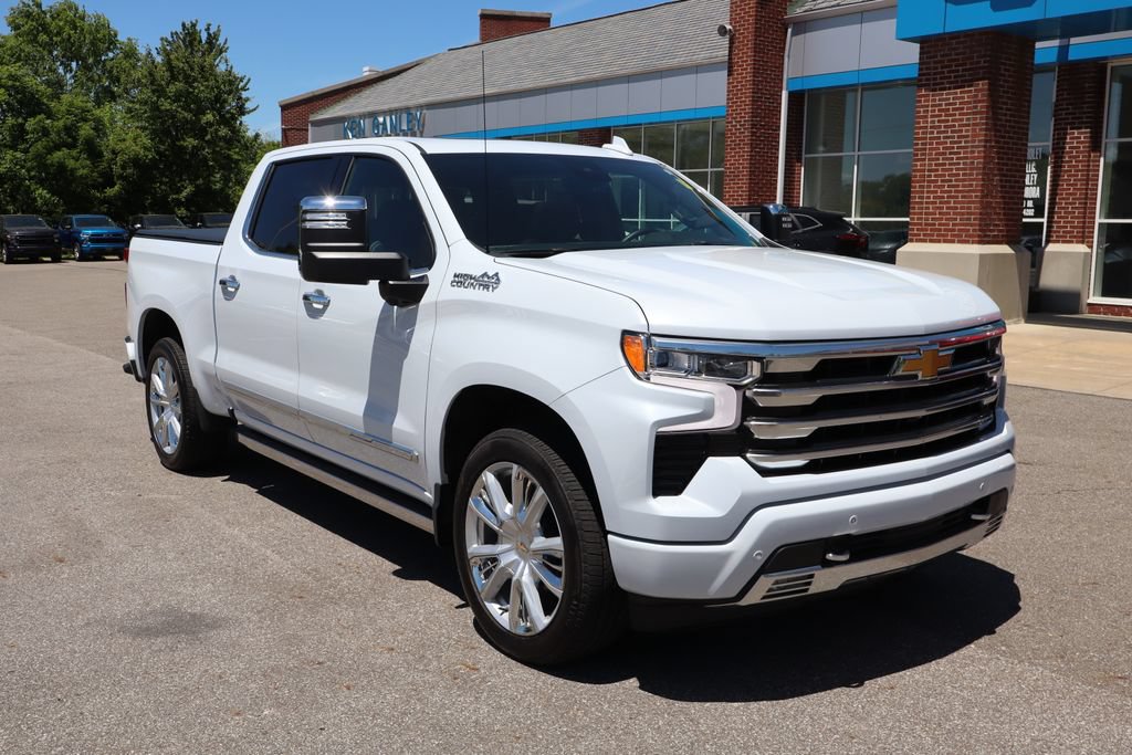 Used 2026 Chevrolet Silverado 1500 High Country w/ High Country Premium Package AWD/4WD image 4