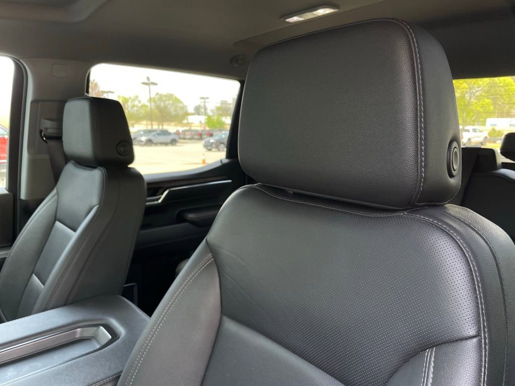 Used 2025 GMC Sierra 1500 SLT AWD/4WD image 24