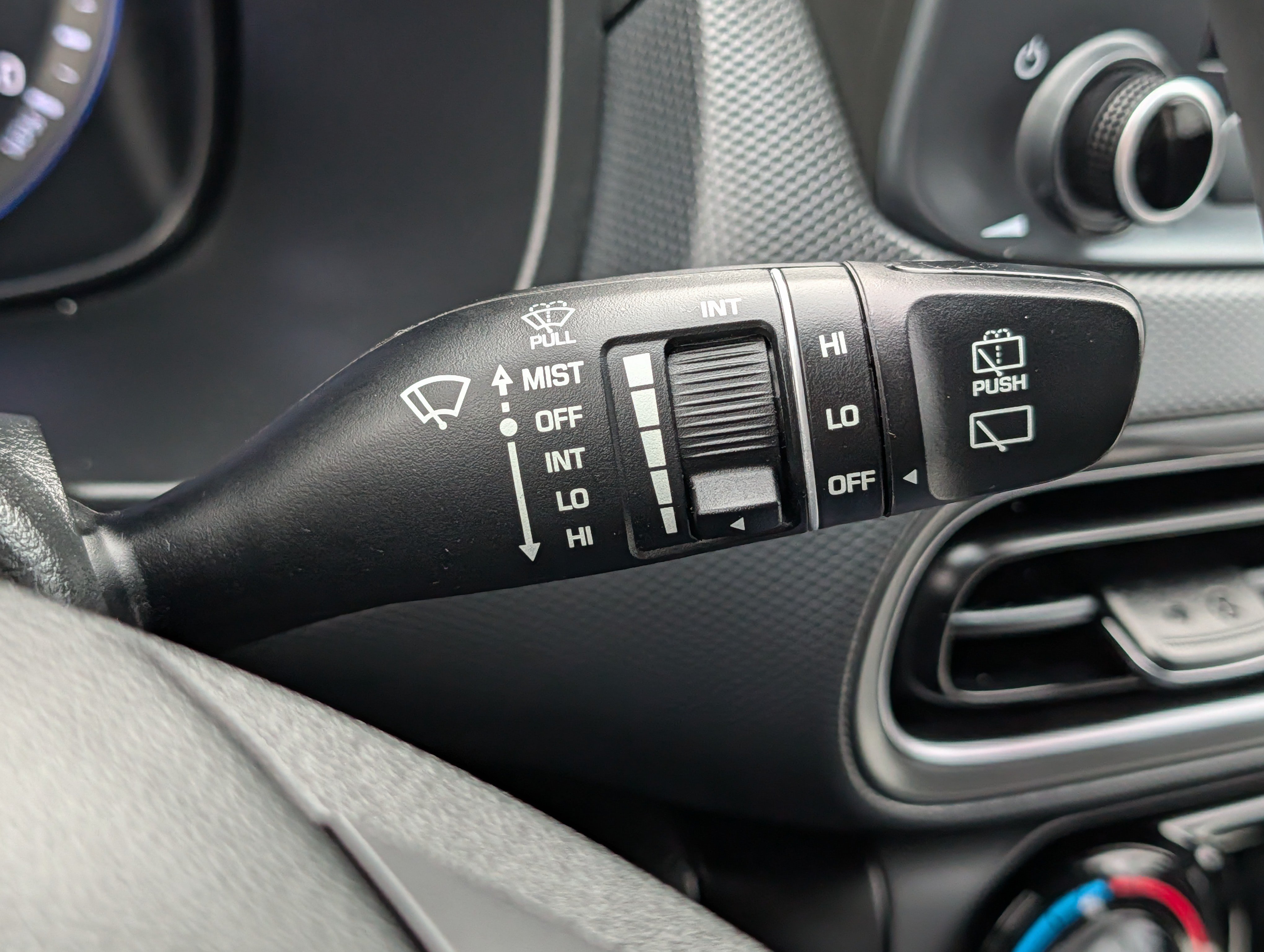 Used 2022 Hyundai Kona SE AWD/4WD image 31