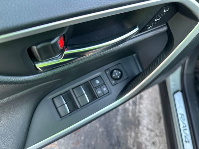 Used 2023 Toyota RAV4 XLE Premium image 11