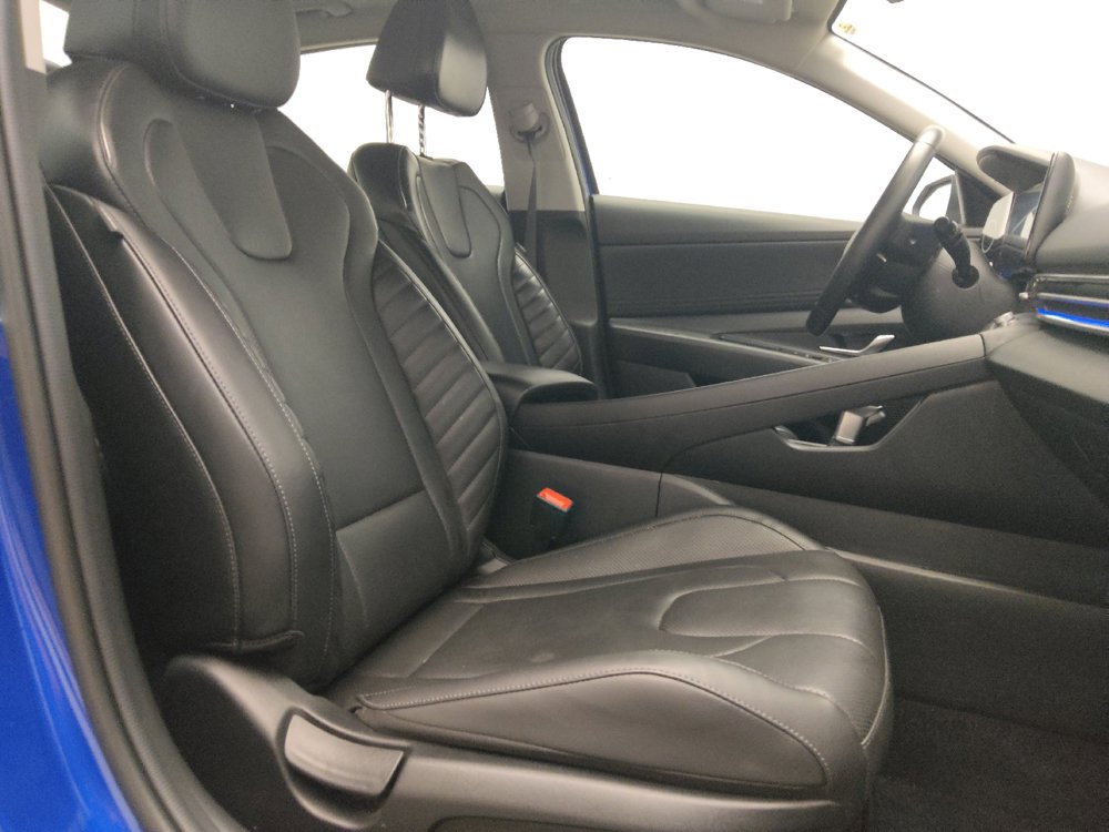 Used 2025 Hyundai Elantra Limited FWD image 21