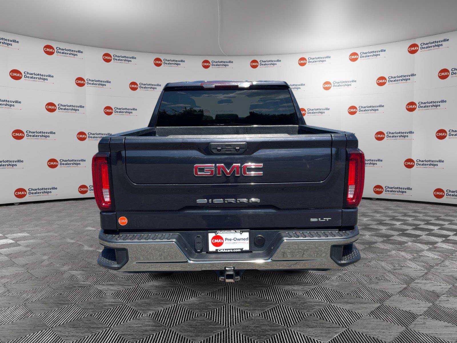 Used 2025 GMC Sierra 1500 SLT AWD/4WD image 4