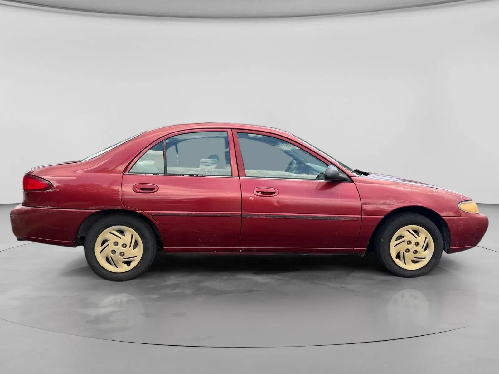 Used 2002 Ford Escort Sedan FWD image 6