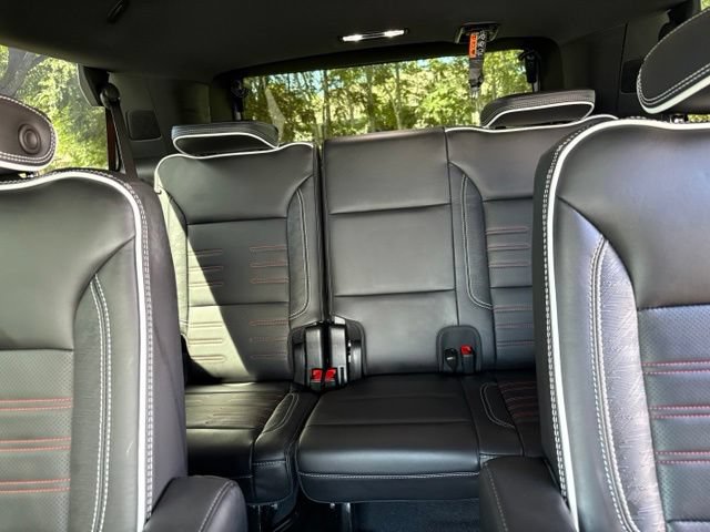 Used 2025 GMC Yukon AT4 Ultimate w/ LPO, AT4 Appearance Package AWD/4WD image 19