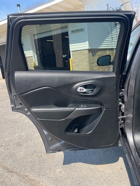 Used 2020 Jeep Cherokee Limited AWD/4WD image 48