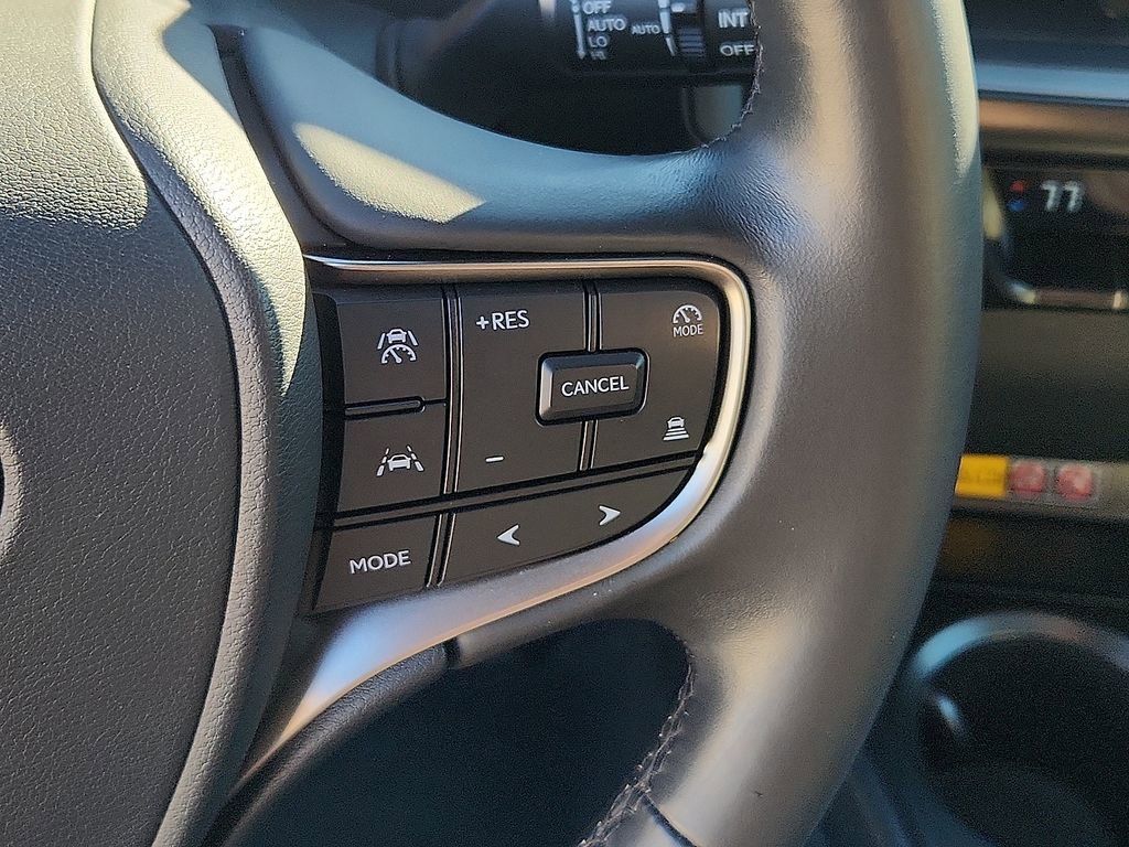 Used 2025 Lexus UX 300h AWD image 23