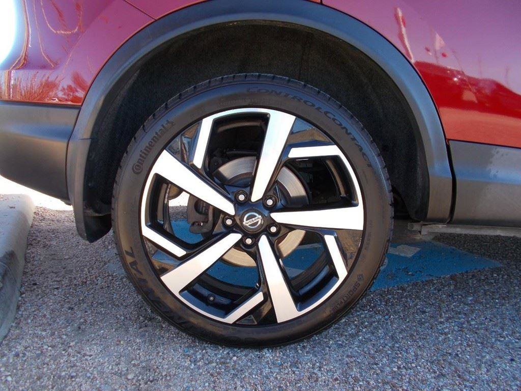 Used 2020 Nissan Rogue Sport SL w/ Premium Package FWD image 7