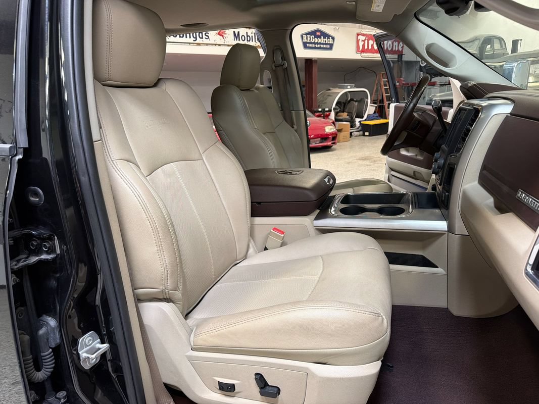 Used 2018 RAM 3500 Laramie w/ Convenience Group AWD/4WD image 38