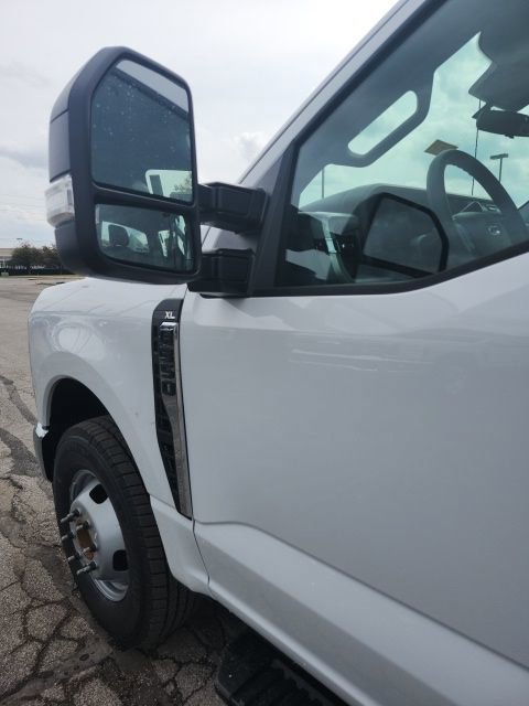 New 2026 Ford F350 XL w/ XL Chrome Package image 9