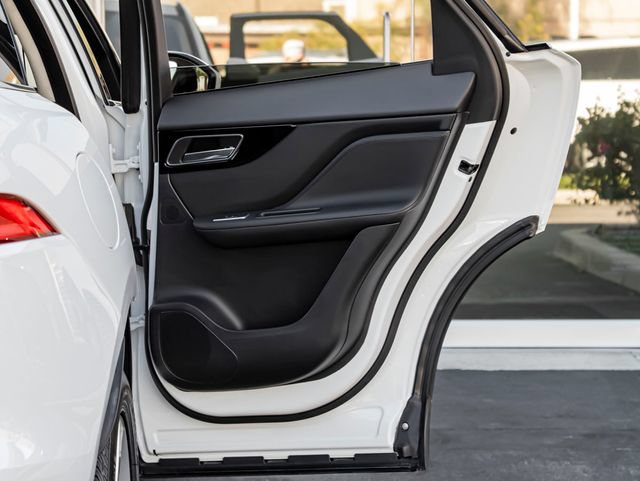 Used 2019 Jaguar F-PACE Premium AWD/4WD image 25