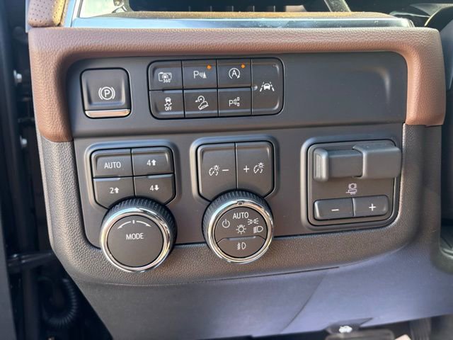 New 2026 Chevrolet Tahoe High Country w/ Sun And Tow Package image 24