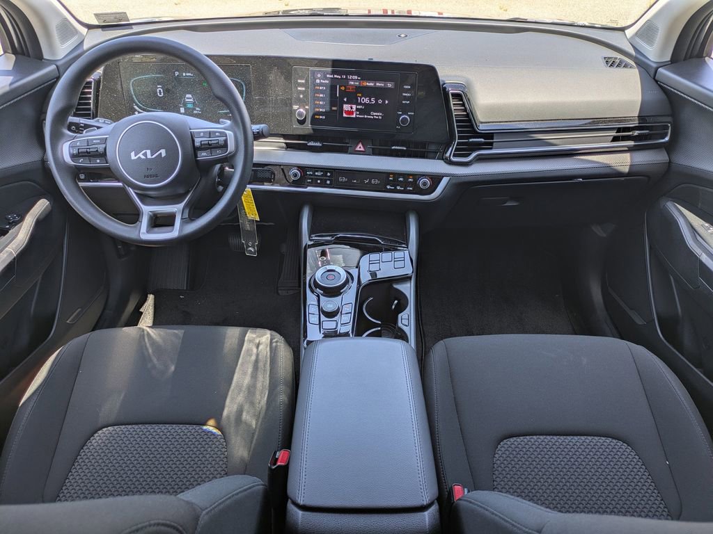 Used 2025 Kia Sportage LX FWD image 15