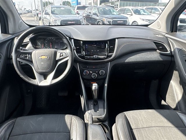 Certified 2020 Chevrolet Trax LT w/ LT Convenience Package FWD image 19
