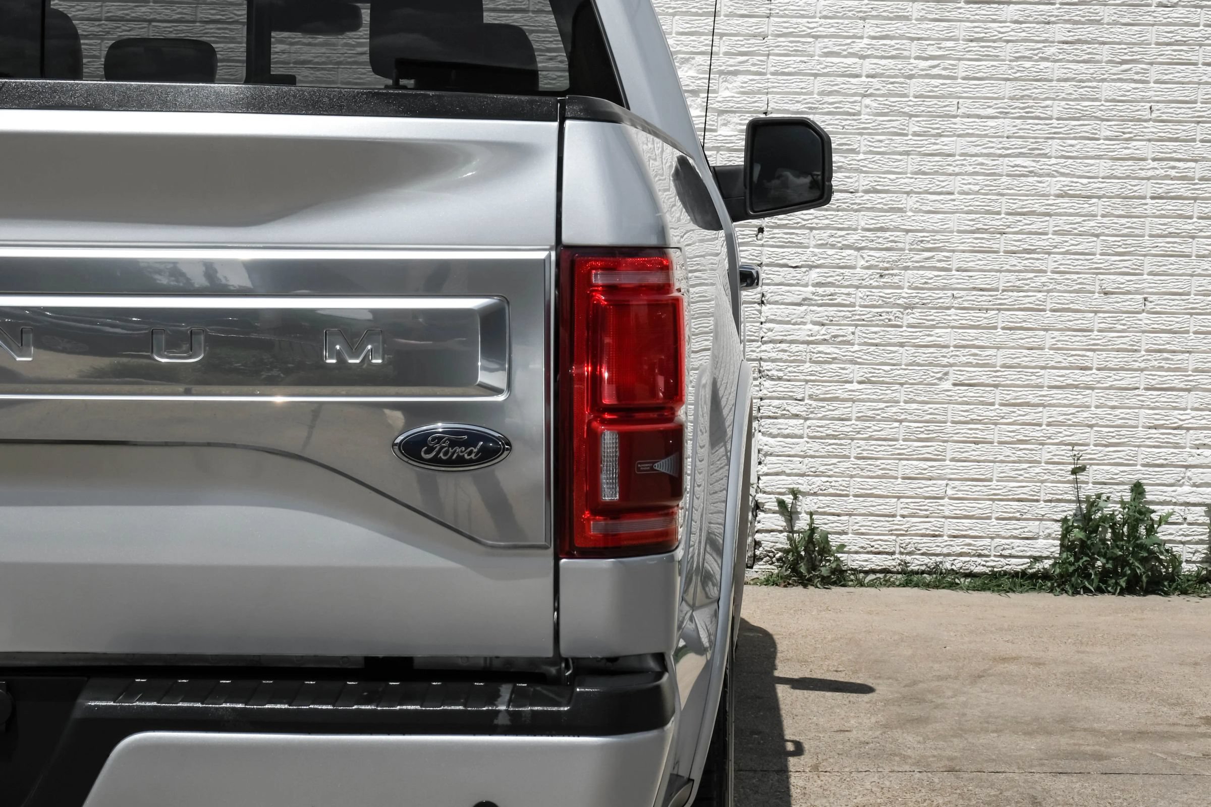 Used 2015 Ford F150 Platinum w/ Equipment Group 701A Luxury RWD image 43