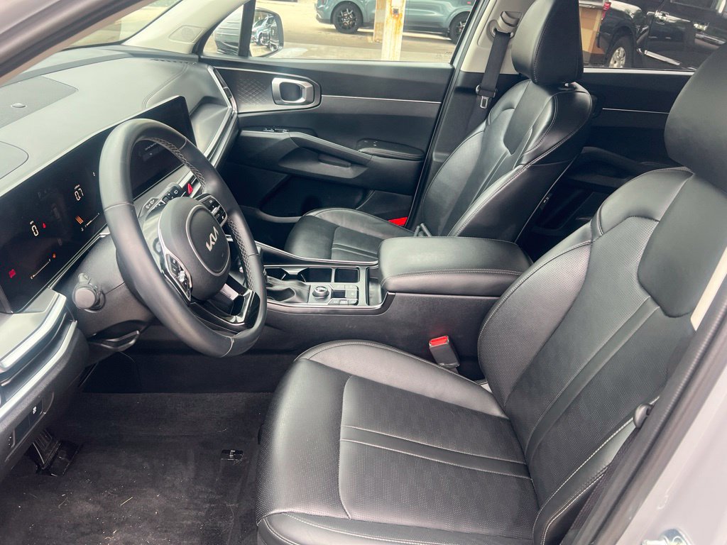 Certified 2024 Kia Sorento S FWD image 4
