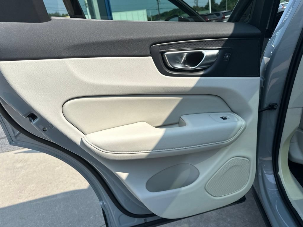 Certified 2025 Volvo XC60 T8 Core w/ Protection Package Premier AWD/4WD image 36